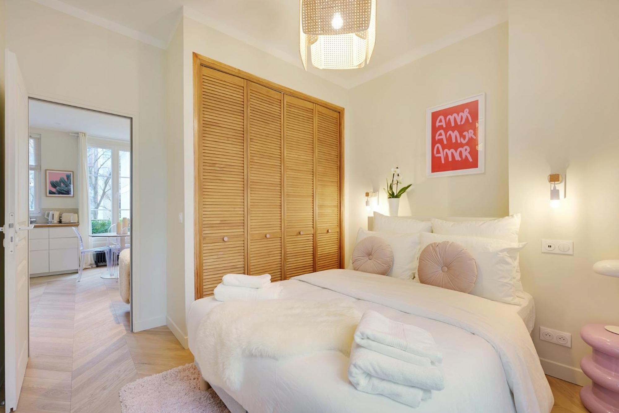 Comfy Suite By Les Maisons De Charloc Homes Boulogne-Billancourt Exterior photo